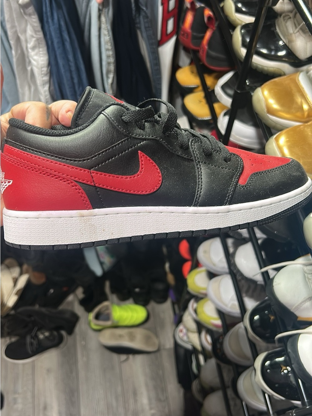 Jordan 1’s low bred twist wore once